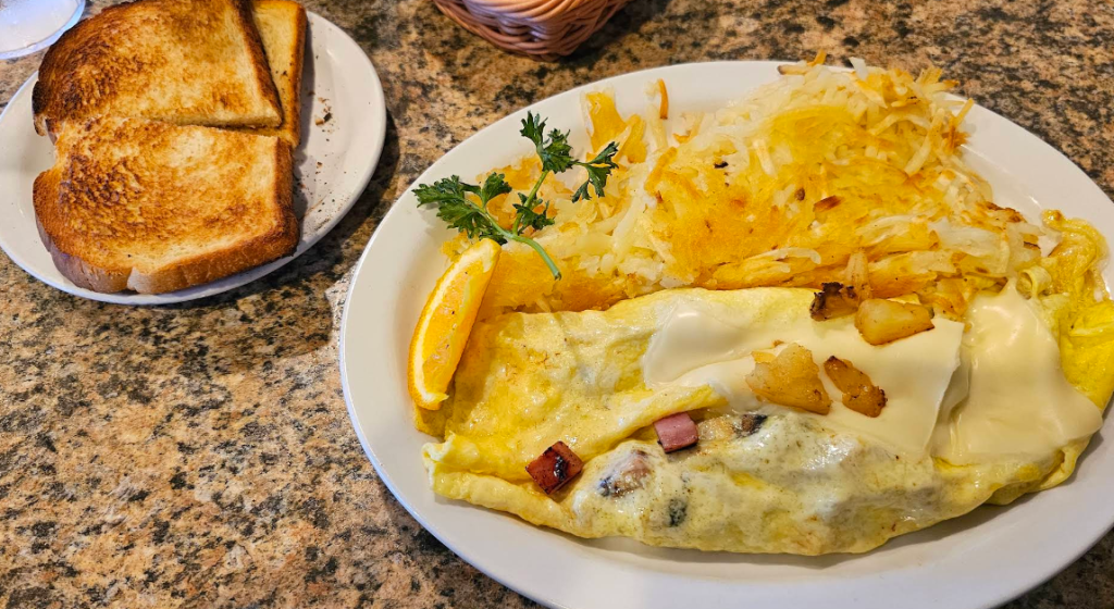 Cottage Cafe & Fireside Lounge in Cle Elum, WA